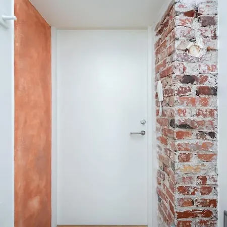 Cozy 1-bedr In The Centre Near Old Town With Private Parking Apartment *