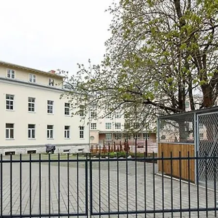Apartment Cozy 1-bedr In The Centre Near Old Town With Private Parking *